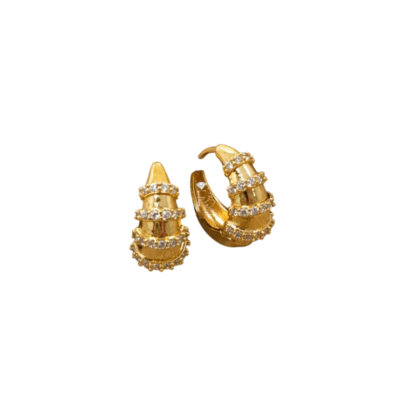 Boucles d’oreilles créoles dorées élégance pavée chic